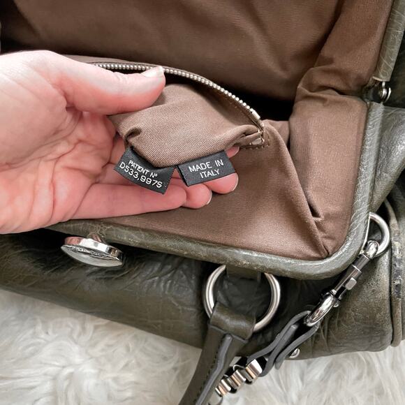 Marc Jacobs Gray Starburst Pleated Stam Shoulder Bag Kisslock Purse - Picture 16 of 16